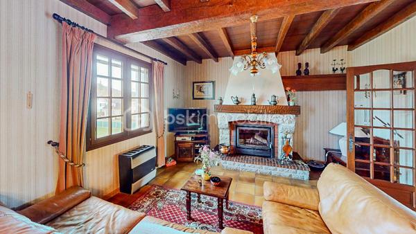 Située à Viodos-Abense-de-Bas à seulement 4mn de Mauléon, découvrez
cette charmante bâtisse Basque de 231m² habitable sur 3 niveaux édifiée sur une 
magnifique parcelle plate de 1907m².

                - VISITE VIRTUELLE GRATUITE - SUR DEMANDE -

Le RDC vous offre une belle entrée, une cuisine séparée de 26m² en accès 
direct sur une grande terrasse de 30m² en exposition Sud-Ouest, un séjour
avec sa cheminée, 3 chambres, une salle de bain et un WC.

À l'étage vous bénéficiez de 4 chambres, d'une cuisine séparée, d'une salle de bain +
douche, d'un WC ainsi que d'une belle pièce de 29m² pouvant servir de salon/
salle à manger ou salle de jeux.

Le sous-sol total de 159m² environ avec une double entrée, équipé également d'une cuisine 
et d'une douche, vous permettra de l'utiliser à votre guise (stationnement pour vos voitures, 
rangement, salle de jeux etc...).

Côté extérieur : Beau jardin plat et arboré entièrement clôturé, 2 terrasses, abris de jardin,
puits alimentant les WC et machine à laver.

Côté technique : Assainissement collectif, chauffage au gaz, électricité et cheminée, 
production d'eau chaude par cumulus, huisserie bois, double ou survitrage.
Possibilité de raccordement à la fibre.

Les Plus : Secteur calme - Vue dégagée - Sous-sol pouvant servir à une activité artisanale - 
Possibilité de constructibilité supplémentaire sur la parcelle.

Avec une remise au goût du jour intérieur, cette maison érigée avec des matériaux 
de qualité sera parfaite pour une vie familiale !

Je suis à votre écoute 7jours/7, je m'adapte à votre planning.