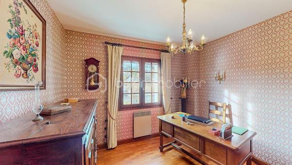 Située à Viodos-Abense-de-Bas à seulement 4mn de Mauléon, découvrez
cette charmante bâtisse Basque de 231m² habitable sur 3 niveaux édifiée sur une 
magnifique parcelle plate de 1907m².

                - VISITE VIRTUELLE GRATUITE - SUR DEMANDE -

Le RDC vous offre une belle entrée, une cuisine séparée de 26m² en accès 
direct sur une grande terrasse de 30m² en exposition Sud-Ouest, un séjour
avec sa cheminée, 3 chambres, une salle de bain et un WC.

À l'étage vous bénéficiez de 4 chambres, d'une cuisine séparée, d'une salle de bain +
douche, d'un WC ainsi que d'une belle pièce de 29m² pouvant servir de salon/
salle à manger ou salle de jeux.

Le sous-sol total de 159m² environ avec une double entrée, équipé également d'une cuisine 
et d'une douche, vous permettra de l'utiliser à votre guise (stationnement pour vos voitures, 
rangement, salle de jeux etc...).

Côté extérieur : Beau jardin plat et arboré entièrement clôturé, 2 terrasses, abris de jardin,
puits alimentant les WC et machine à laver.

Côté technique : Assainissement collectif, chauffage au gaz, électricité et cheminée, 
production d'eau chaude par cumulus, huisserie bois, double ou survitrage.
Possibilité de raccordement à la fibre.

Les Plus : Secteur calme - Vue dégagée - Sous-sol pouvant servir à une activité artisanale - 
Possibilité de constructibilité supplémentaire sur la parcelle.

Avec une remise au goût du jour intérieur, cette maison érigée avec des matériaux 
de qualité sera parfaite pour une vie familiale !

Je suis à votre écoute 7jours/7, je m'adapte à votre planning.