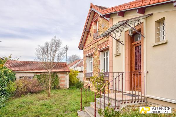 le mesnil le roi - maison ancienne avec extension - très beau jardin 800 m² - travaux à prévoir 849 000 € **  - Référence  13023