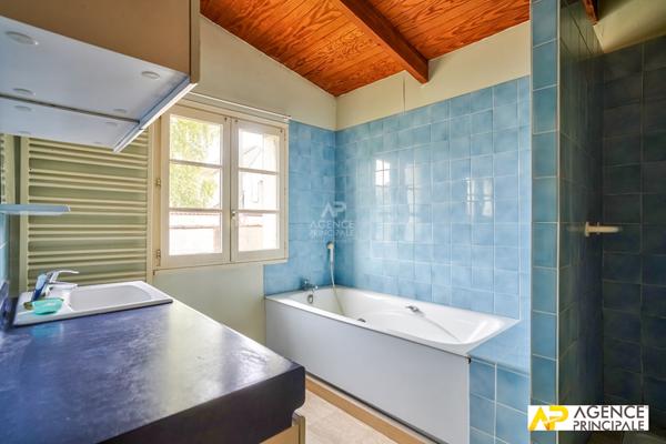 le mesnil le roi - maison ancienne avec extension - très beau jardin 800 m² - travaux à prévoir 849 000 € **  - Référence  13023