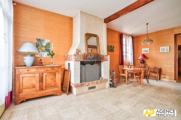 le mesnil le roi - maison ancienne avec extension - très beau jardin 800 m² - travaux à prévoir 849 000 € **  - Référence  13023