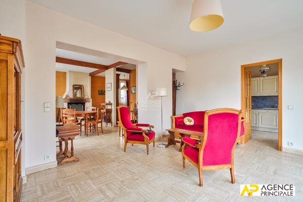 le mesnil le roi - maison ancienne avec extension - très beau jardin 800 m² - travaux à prévoir 849 000 € **  - Référence  13023