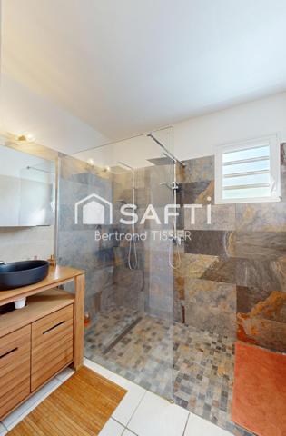 Maison deux chambres, duplex, excellent état