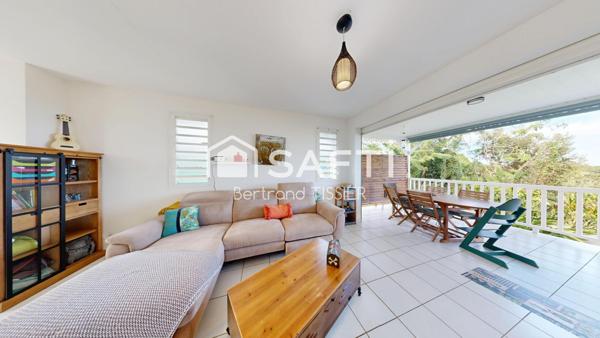 Maison deux chambres, duplex, excellent état