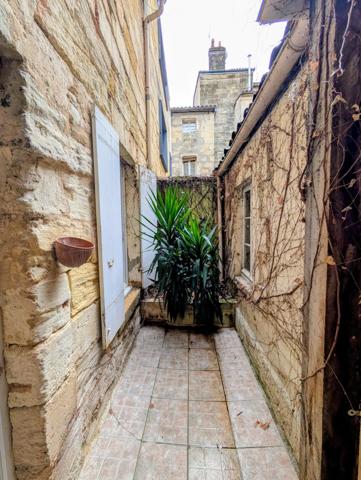 Maison à BORDEAUX, 33300 - 7 pièces 155m²