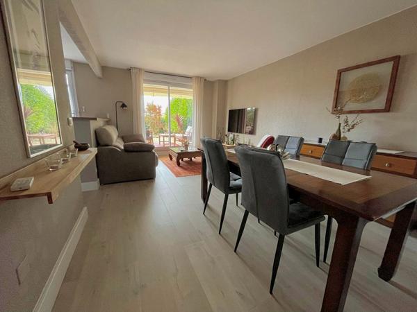 SALON-DE-PROVENCE - Appartement - 3 chambres - Garage - Stationnement extérieur - Jardin - Terrasse - Climatisation