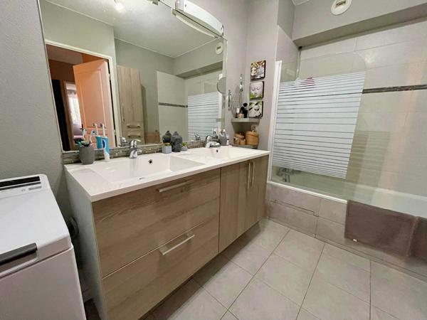 SALON-DE-PROVENCE - Appartement - 3 chambres - Garage - Stationnement extérieur - Jardin - Terrasse - Climatisation