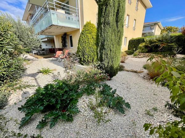 SALON-DE-PROVENCE - Appartement - 3 chambres - Garage - Stationnement extérieur - Jardin - Terrasse - Climatisation