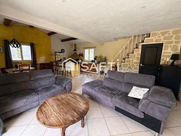 Quartier prisé, pour cette maison de l'an 2000.