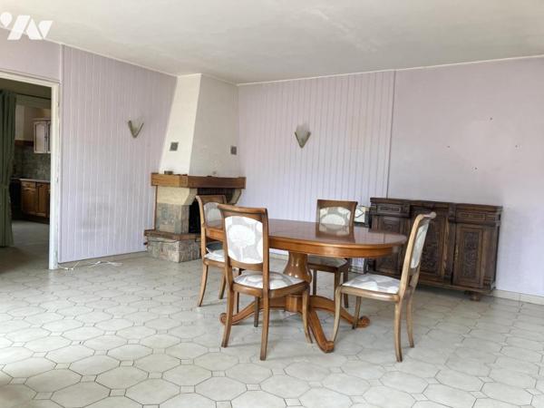 STE PAZANNE MAISON DEUX CHAMBRES, GARAGE, PREAU ET TERRAIN CLOS