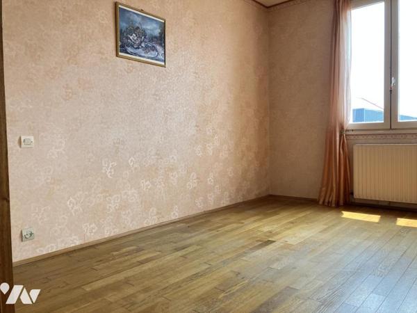 STE PAZANNE MAISON DEUX CHAMBRES, GARAGE, PREAU ET TERRAIN CLOS