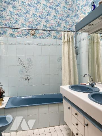 STE PAZANNE MAISON DEUX CHAMBRES, GARAGE, PREAU ET TERRAIN CLOS