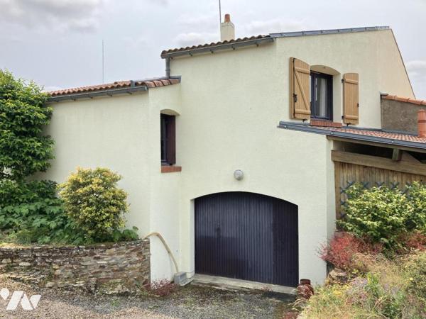 STE PAZANNE MAISON DEUX CHAMBRES, GARAGE, PREAU ET TERRAIN CLOS