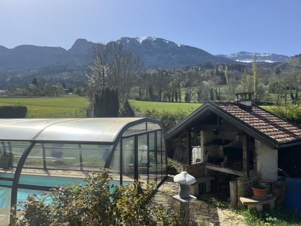 Annecy (74000) SAINT LAURENT (74) CHALET 216 m² - T2 INDEPENDANT - TERRAIN 1200 m² - PISCINE - GARAGE DOUBLE