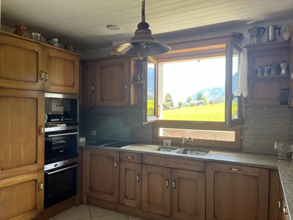 Annecy (74000) SAINT LAURENT (74) CHALET 216 m² - T2 INDEPENDANT - TERRAIN 1200 m² - PISCINE - GARAGE DOUBLE