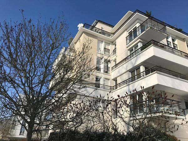 À Louer  - Bel Appartement F2 lumineux à Guyancourt (45 m²)