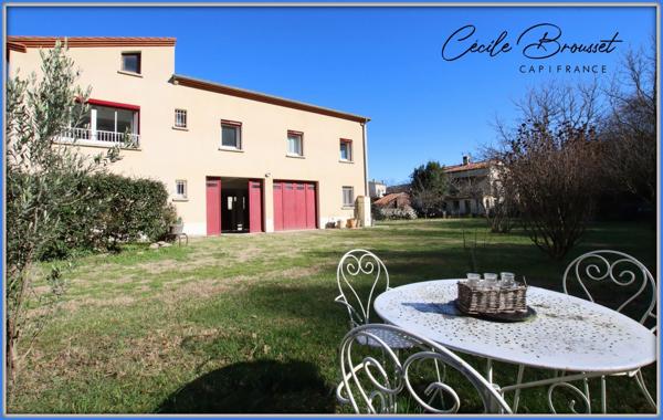 Villa 4 faces à vendre sur 1425 m2 de terrain avec garage et studio indépendant à REYNES (66)