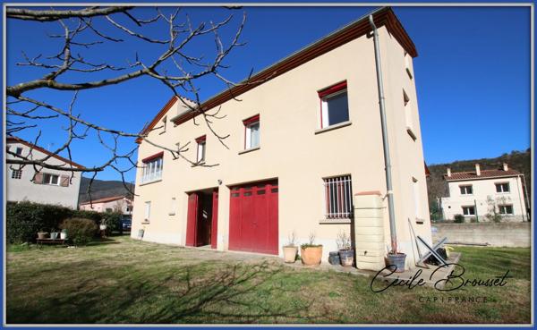 Villa 4 faces à vendre sur 1425 m2 de terrain avec garage et studio indépendant à REYNES (66)