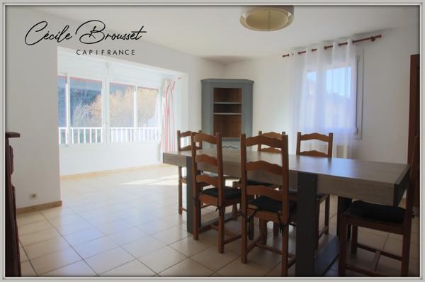Villa 4 faces à vendre sur 1425 m2 de terrain avec garage et studio indépendant à REYNES (66)