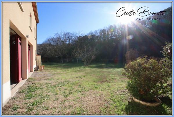 Villa 4 faces à vendre sur 1425 m2 de terrain avec garage et studio indépendant à REYNES (66)