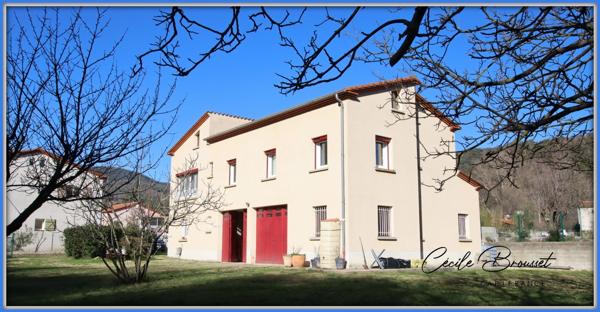 Villa 4 faces à vendre sur 1425 m2 de terrain avec garage et studio indépendant à REYNES (66)