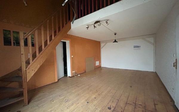 Maison à vendre    3 pièces •  Bruère-Allichamps