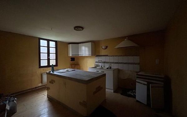 Maison à vendre    3 pièces •  Bruère-Allichamps