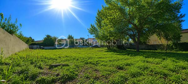 📍 Juvignac – secteur calme et recherché, proche Montpellier

À vendre 2 terrains constructibles idéalement situés :

🔹 500 m² (DIVISIBLE) → possibilité de construire 2 habitations
🔹 600 m²

✅ Les + du bien :

✔ Terrains plats et viabilisés
✔ Libre constructeur
✔ Emprise au sol jusqu’à 60 %
✔ Quartier résidentiel calme
✔ Proche commerces, écoles, tramway, Montpellier

💰 Prix :

👉 267 000 € chaque parcelle

🎯 Idéal :

✔ Résidence principale
✔ Projet familial (2 maisons sur le 500 m²)
✔ Investisseur / division parcellaire

📞 Contact direct : O7 66 64 82 3O