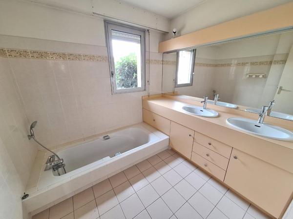 Maison T5 à louer Bruz - 138 m² (réf : 546268)