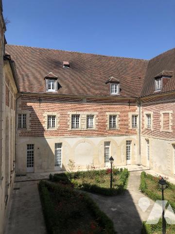 Bel appartement T4, 1er étage, "Le Couvent des Dames de la Congrégation" (102 m2)