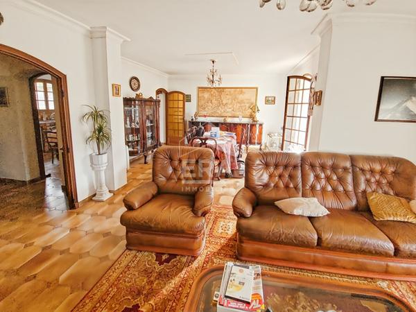 Maison Salon De Provence 6 pièce(s) 160 m2 + 40m2 de garage