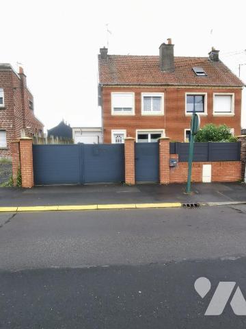 Maison semi-individuelle - proche université, écoles, et transports en commun