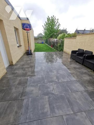 Maison semi-individuelle - proche université, écoles, et transports en commun