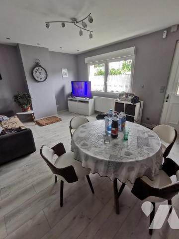 Maison semi-individuelle - proche université, écoles, et transports en commun