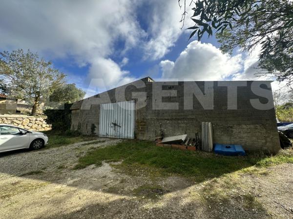 Hangar agricole à rénover sur un terrain de 900 m² prés de Carcassonne