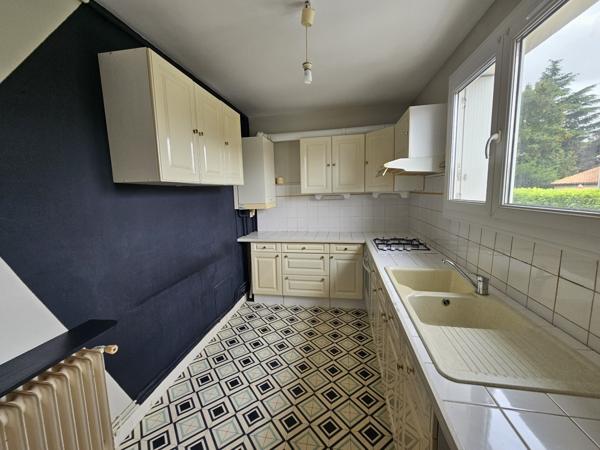 Poitiers SUD, T3 71 m² avec cave et balcon.