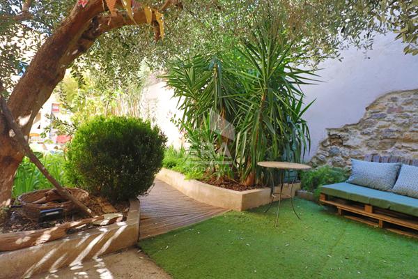 À vendre : charmante maison individuelle T3 avec piscine, studio indépendant et box fermé.