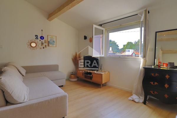 À vendre : charmante maison individuelle T3 avec piscine, studio indépendant et box fermé.