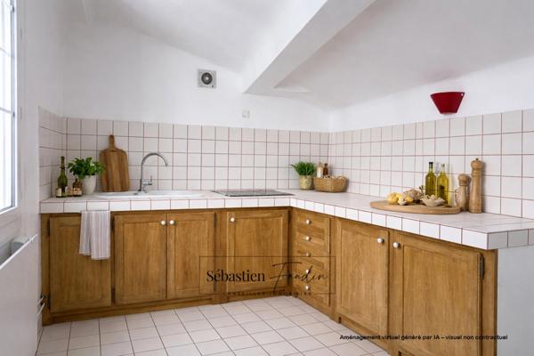 Appartement à vendre 3 pièces AIX EN PROVENCE (13) de 67 m² - Immeuble classé du XVIII - Calme - Rénové - Vendu avec garage au Parking Signoret