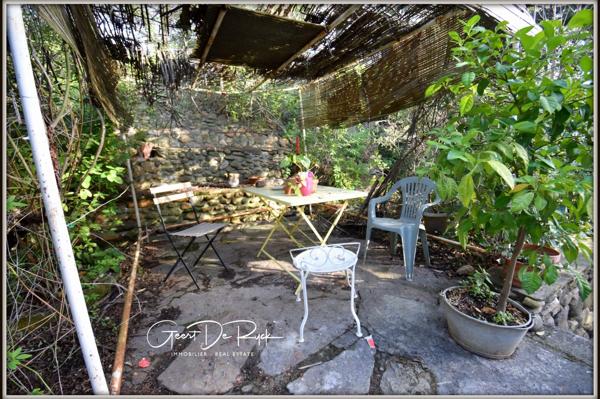 Dpt Aude (11), à vendre LIMOUX maison P6 avec vue panoramique, 5000 m² de terrain et fort potentiel d'investissement