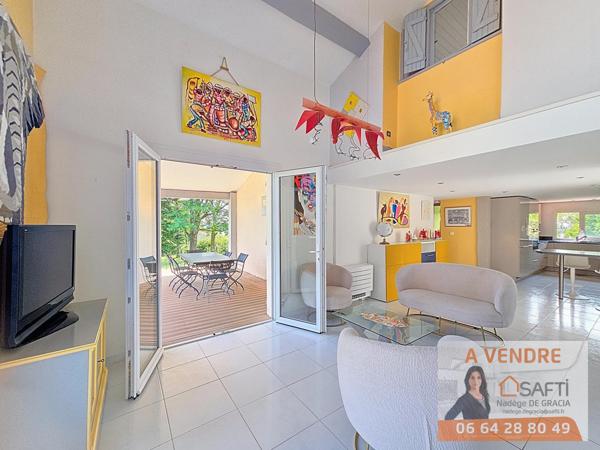 maison d'architecte T7 sur les coteaux et au calme