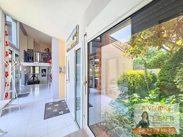 maison d'architecte T7 sur les coteaux et au calme