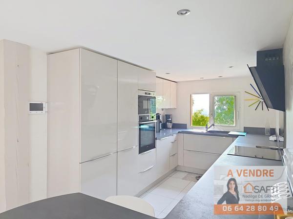 maison d'architecte T7 sur les coteaux et au calme