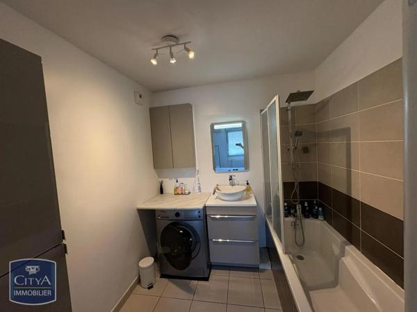 Appartement à louer 2 pièces 37.77m² Vaulx-en-Velin (69120)
