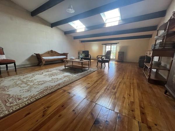 Maison à vendre |  Saint-Jean-d'Angély |  3 pièces | 120 m²
