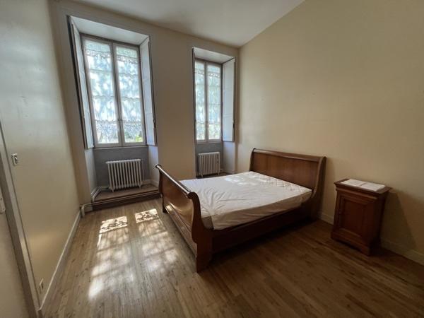 Maison à vendre |  Saint-Jean-d'Angély |  3 pièces | 120 m²