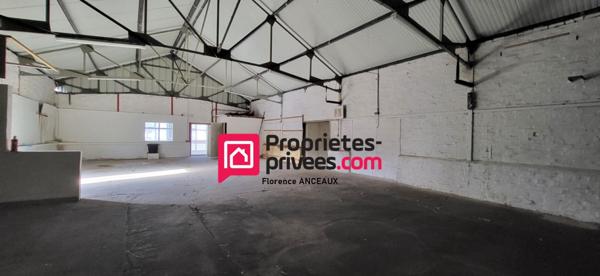 ENSEMBLE IMMOBILIER AVEC 2 BATIMENTS PROFESSIONNELS ET UNE MAISON