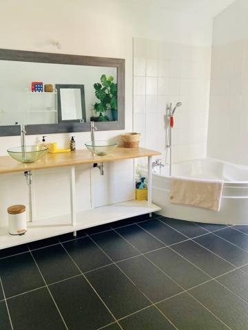 Superbe Maison 164 m² jardin et piscine Saint Martin de Seignanx