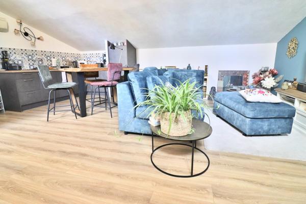 Brignoles: immeuble: restaurant et appartement