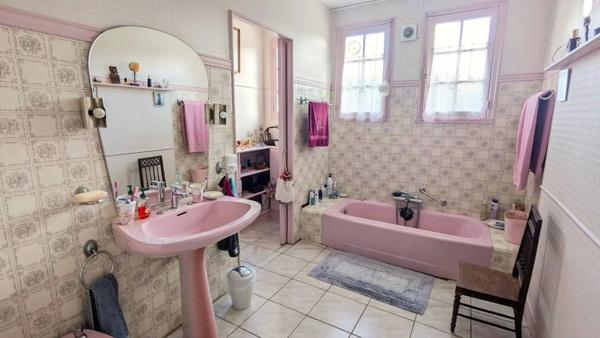 Magnifique maison familiale de caractère – 219 m² habitables, parc arboré de 4 900 m², dépendances et pigeonnier – secteur Artigues, Foulayronnes